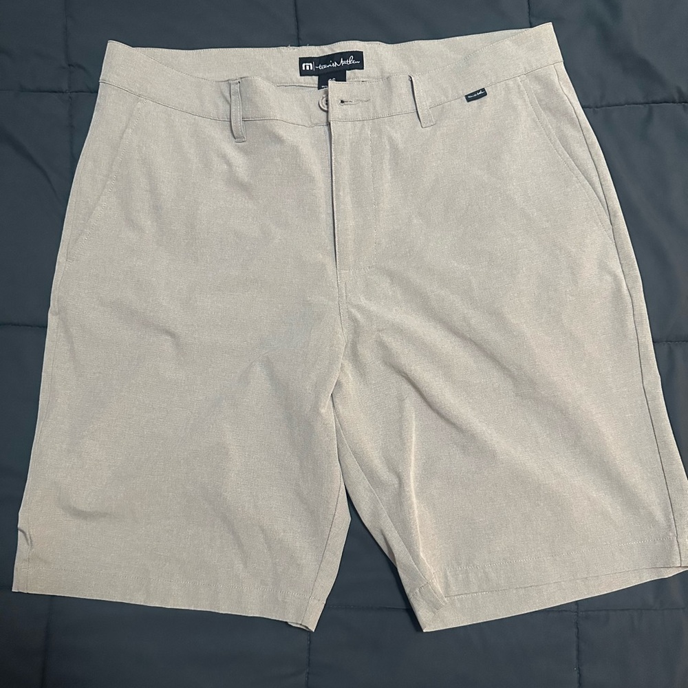 Travis Mathew Men's Beige Golf Shorts 36W